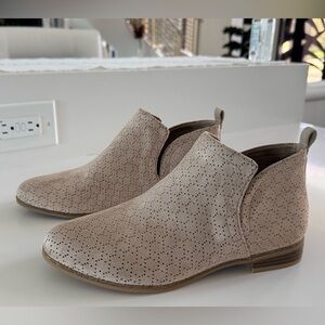 DR SCHOLL’S Women’s Slip-On Suede Ankle Rate Bootie